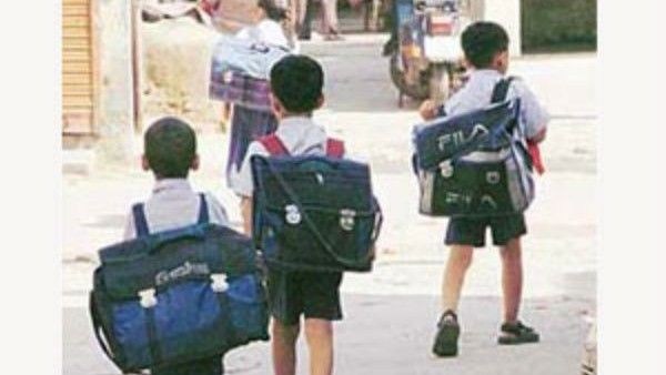 Shock! స్కూల్ విద్యార్థుల బ్యాగుల్లో కండోమ్స్, మద్యం బాటిళ్లు, సిగరేట్లు..