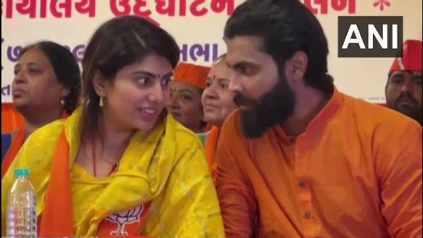 బీజేపీ ఎమ్మెల్యే అభ్యర్థిగా నామినేషన్ దాఖలు చేసిన రవీంద్ర జడేజా భార్య రివాబా