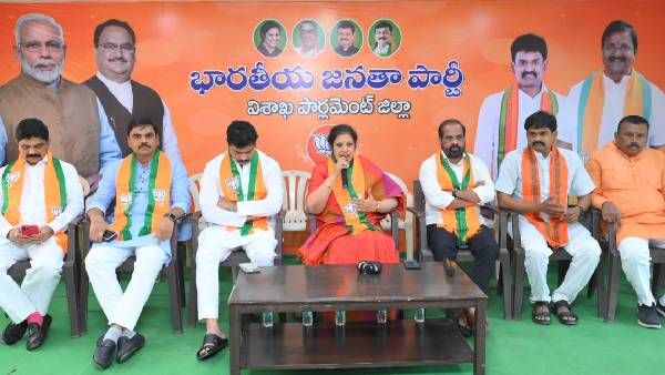 మోడీ టూర్ లో దొంగల హడావిడి-విశాఖలో కబ్జాకోరుల్ని వదిలేసి ! వైసీపీ సర్కార్ పై బీజేపీ ఫైర్