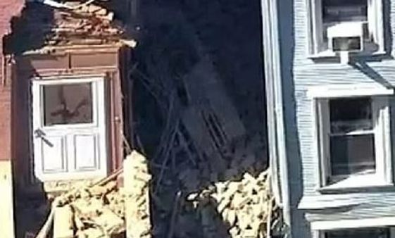 రష్యాలో కూలిన అపార్ట్ మెంట్: 9 మంది మృతి, మరొకరి కోసం గాలింపు