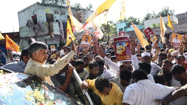 కాన్వాయ్ పై రాళ్ల దాడి.. పోలీసుల విచారణలో తేలిందేమిటంటే..