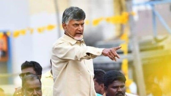చెవిటివాళ్ల ముందు శంఖం ఊదుతున్న చంద్రబాబునాయుడు!!