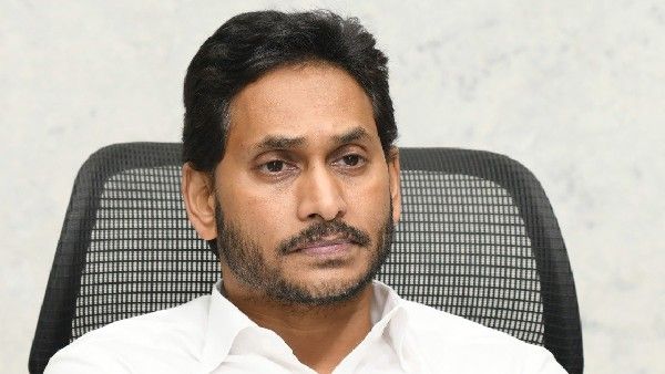 దుష్ట చతుష్టయంపై జగన్ చేతల దాడి మొదలు ? ఒక్కొక్కరినీ ఒక్కోలా ! 16 నెలల డెడ్ లైన్ !