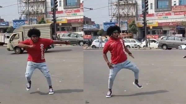 VIRAL VIDEO:వావ్.. జొమాటో డెలివరీ బాయ్ అదిరే డ్యాన్స్, రోడ్డు మీద స్టెప్పులు