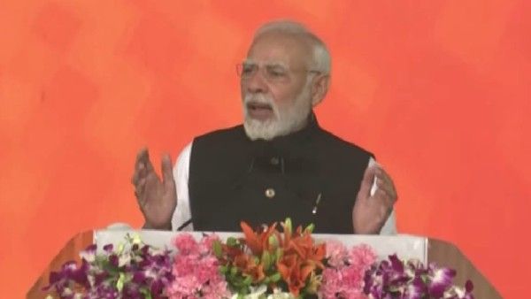 వైజాగ్ లో కేంద్ర పథకాలు వల్లెవేసిన మోడీ- ఏపీకిచ్చిన హామీలపై మౌనం- ఏం చెప్పారంటే ?