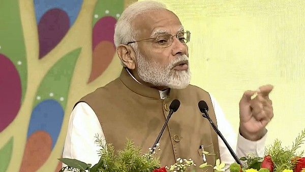 నో మనీ ఫర్ టెర్రర్.. అన్ని దేశాలు ఉగ్రవాదంపై సమిష్టి పోరాటం చెయ్యాలి: ప్రధాని మోడీ