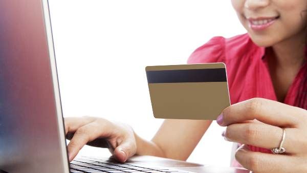 Lady; రాత్రి బైక్ బుక్ చేసిన యువతి, మేడమ్ మద్యం మత్తులో ఉందని ఫ్రెండ్ ను పిలిపించి రాత్రి అక్కడ ?