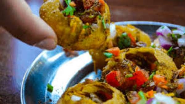 Sister: ప్రాణం మీదకు తెచ్చిన పానీపూరీ, అక్కాచెల్లెళ్లు మీద తాగేసి కారు నడిపిన యువకులు !