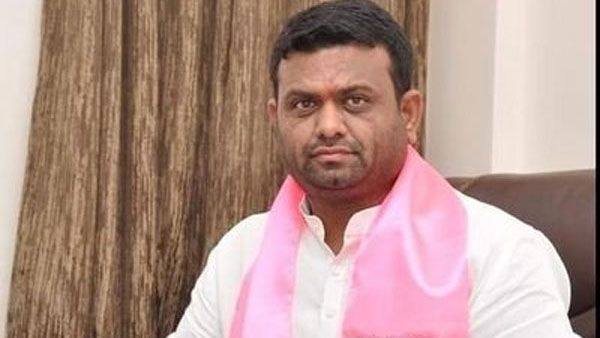 పైలట్ రోహిత్ రెడ్డి కనిపించటం లేదు.. ఎవరైనా కిడ్నాప్ చేశారా? తాండూరు పోలీసులకు ఫిర్యాదు!!