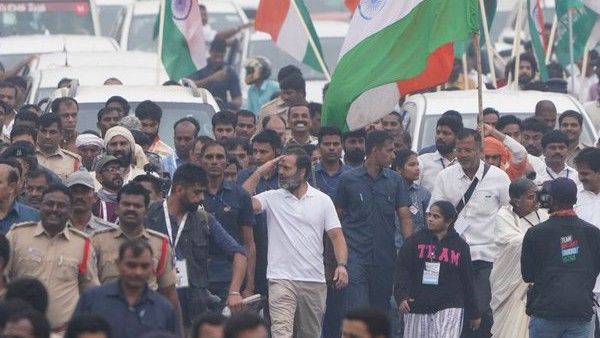 భాగ్యనగరంలో భారత్ జోడో యాత్ర: ఆ ప్రాంతాల్లో ట్రాఫిక్ ఆంక్షలు; రాహుల్ గాంధీ పాదయాత్ర సాగుతుందిలా!!