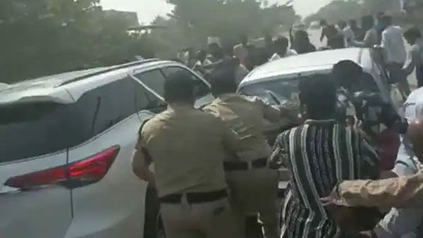 video:ఎమ్మెల్యే రసమయి బాలకిషన్‌ కాన్వాయ్‌పై దాడి, పోలీసులకు కంప్లైంట్