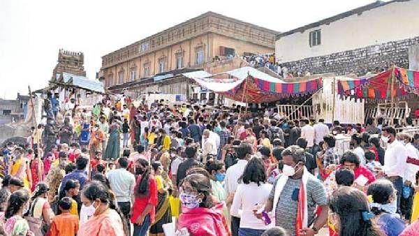 Yadagirigutta: యాదగిరిగుట్టలో భక్తుల రద్దీ.. నరసింహాస్వామి దర్శనానికి 2 గంటల సమయం..!