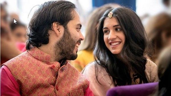 ఘనంగా అనంత్ అంబానీ-రాధికా మర్చంట్ నిశ్చితార్థం: ఎక్కడంటే?