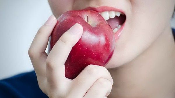 health tips: రోజూ ఒక యాపిల్ తినండి.. ఎన్ని రోగాలకు చెక్ పెట్టొచ్చో చూడండి!!