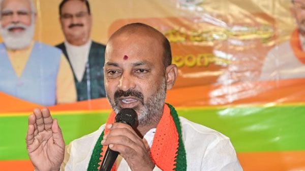 కేటీఆర్.. ఆ పనులు చేస్తే.. చెప్పుతో కొట్టించుకుంటా.. తల నరుక్కుంటా: బండి సంజయ్