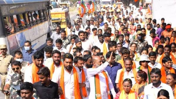 బండి సంజయ్ పాదయాత్రకు బ్రేక్.. అధిష్టానం ఆదేశం వెనుక..!!