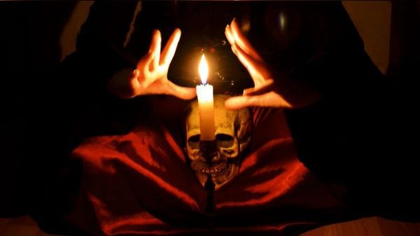 Wife: ఆ ఊరు పేరు చెబితే ?, మరో మహిళను నరబలి ఇవ్వాలని బాయ్ ఫ్రెండ్ మంత్రగాడు ? జస్ట్ !