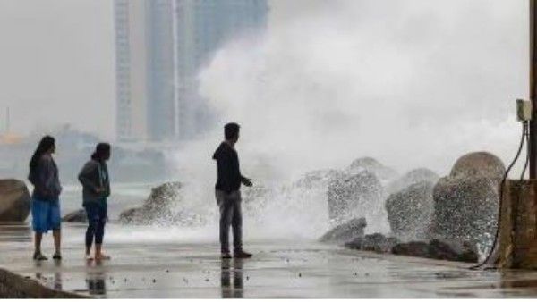 School Holidays: ఆ జిల్లాల్లో పాఠశాలలు, కాలేజీలకు సెలవులు.. రీ ఒపెన్ ఎప్పుడంటే..