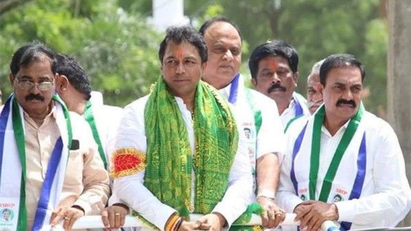 ఎమ్మెల్యే మేకపాటి విక్రమ్ ఆ నిర్ణయంతో - 175 మందిలో ఒకే ఒక్కడుగా..!!