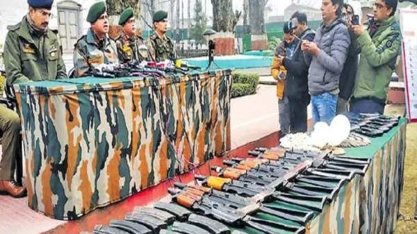 జమ్మూ కాశ్మీర్‌లో చైనా, పాక్‌ల భారీ ఉగ్రకుట్ర భగ్నం: అతిపెద్ద ఆయుధాల డంప్ స్వాధీనం!!