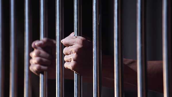 Girl: పెళ్లికి బాడుగకు వెళ్లిన క్యాబ్ డ్రైవర్, ఫ్యామిలీలో మైనర్ అమ్మాయితో ?. డీల్ అనుకున్నాడు. దెబ్బకు!