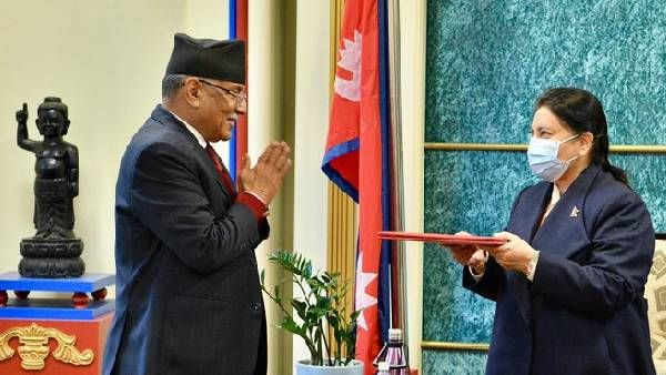 పొరుగు దేశానికి కొత్త ప్రధాని- అనూహ్యంగా గద్దెనెక్కిన గెరిల్లా లీడర్..!!