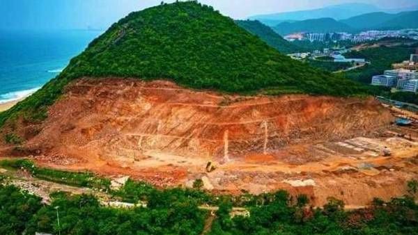 జగన్ సర్కార్ కు ఎదురుదెబ్బ-రుషికొండ కమిటీలో మీ అధికారులొద్దన్న హైకోర్టు- రఘురామ వాజ్యంలో