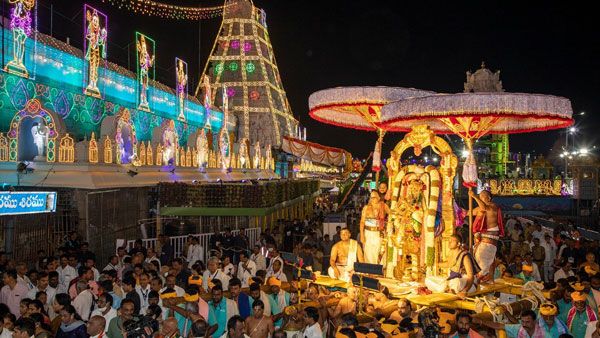 శ్రీవారికి కానుకల వర్షం.. రూ. 131 కోట్లు దాటిన హుండీ ఆదాయం