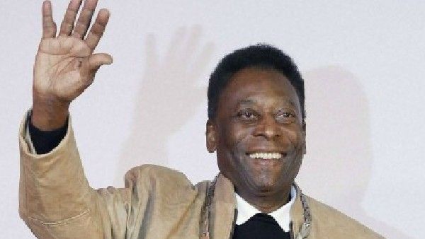 రికార్డుల రారాజు పీలే కన్నుమూత - చివరి నిమిషం వరకు పోరాటం..!!