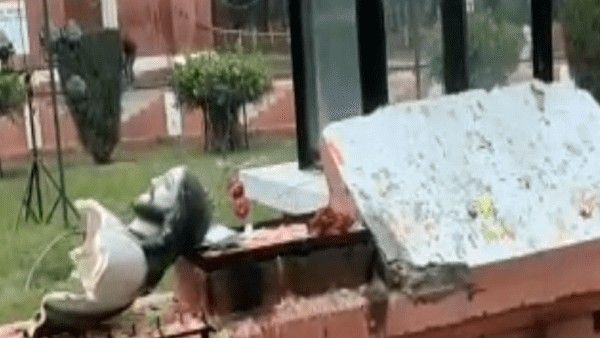 Church: వీళ్లకు ఏసు ప్రభువు ఏం చేశారు ?, చర్చి డోర్లు పగలగొట్టి జీసస్ విగ్రహాలు, ఊయల, ఫర్నీచర్ !