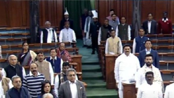 సూపర్ స్టార్ కృష్ణ మృతికి లోక్ సభ నివాళి- ములాయం సహా మరో ఏడుగురు ఎంపీలకూ..