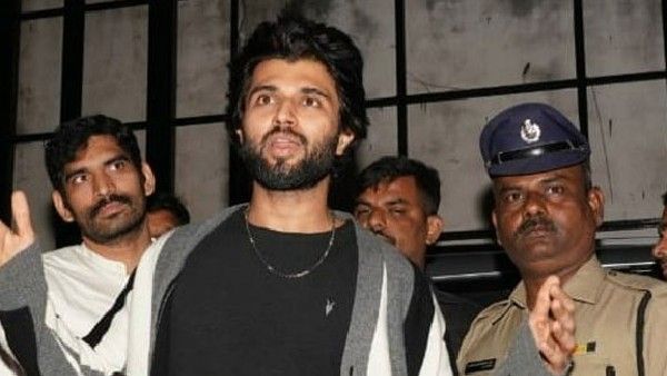 'లైగర్' లో ఇద్దరు NRIల పెట్టుబడి? విజయ్ దేవకొండ కూడా??