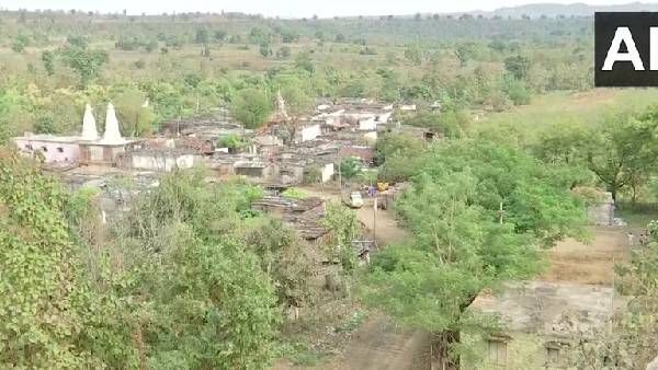 మమ్మల్ని తెలంగాణాలో కలపండి; మహారాష్ట్ర సర్కార్ కు 14 గ్రామాల ప్రజల షాక్!!