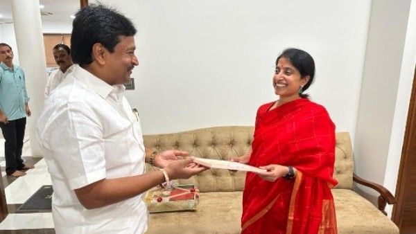 Vellampalli Meet YS Bharati : వైఎస్ భారతిని కలిసిన మాజీ మంత్రి వెల్లంంపల్లి -రీజన్ ఇదే !