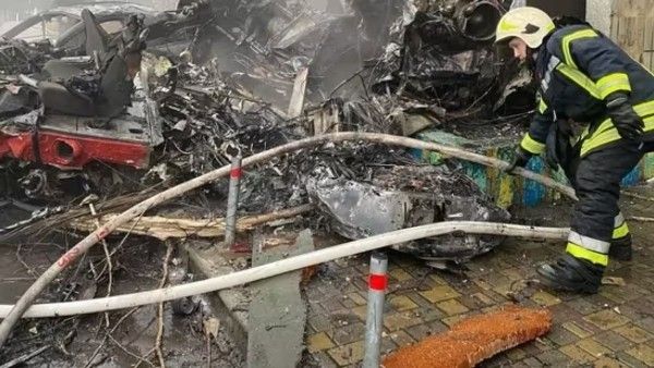 పాఠశాలపై కూలిన హెలికాప్టర్: ఉక్రెయిన్ మంత్రి, ఇద్దరు పిల్లలు సహా 18 మంది మృతి