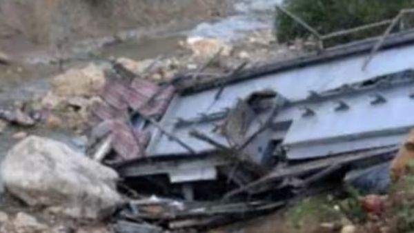 బలూచిస్థాన్‌లో ఘోర రోడ్డు ప్రమాదం: 41 మంది మృతి, పలువురికి తీవ్రగాయాలు