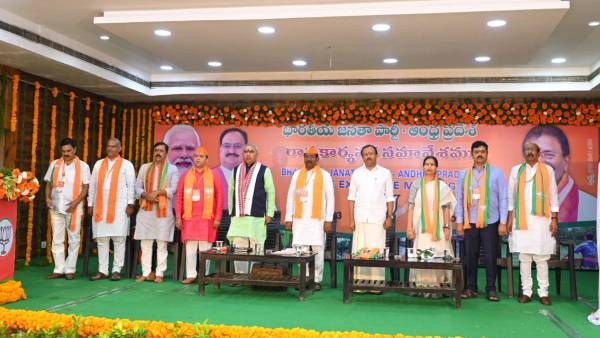 ఏపీలో బీజేపీ పొత్తు వీరితోనే ! పార్టీ కార్యవర్గ భేటీలో క్లారిటీ- పవన్ కామెంట్స్ రాగానే..!