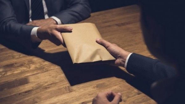 Corporation: అంబేద్కర్ పేరు చెప్పుకుని లంచాలు డీల్ చేస్తారా ?, ప్రభుత్వ ఉద్యోగం ?