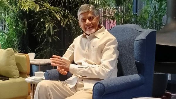 చంద్రబాబును కలిసిన సీనియర్ కాంగ్రెస్ నేత కుమారుడు