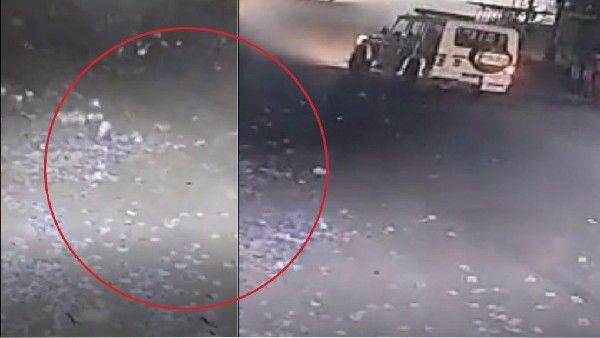 Viral Video: సినీ ఫక్కీలో ఏటీఎంలో చోరీ.. పోలీసుల రాకతో రోడ్డుపై నోట్లు పడేసిన దొంగలు.. వీడియో వైరల్..