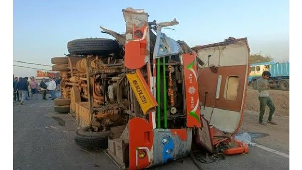 షిర్డీ హైవేపై ఘోర రోడ్డు ప్రమాదం: 10 మంది భక్తులు మృతి, పలువురికి తీవ్ర గాయాలు