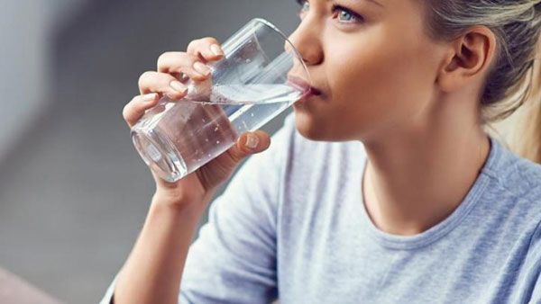 health tips: అతిగా కూల్ వాటర్, అతిగా వేడినీళ్ళు త్రాగటం రెండూ ప్రమాదమే.. ఎందుకంటే!!