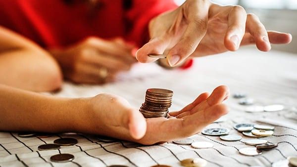 Vastu Tips: ఆర్థిక ఇబ్బందులు తొలగాలంటే.. ఈ పని చేయండి..!