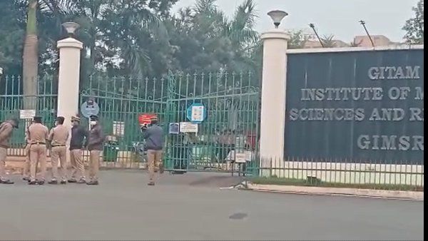 Gitam : వైజాగ్ గీతం కాలేజ్ లో ఆక్రమణలు స్వాధీనం తెల్లవారు నుంచే భారీ భద్రత మధ్య