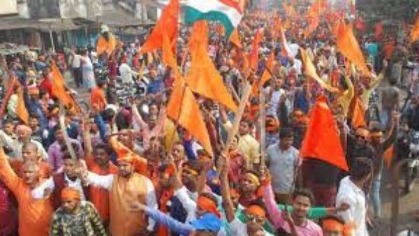 Bajrang Dal: బస్ స్టాండ్ పక్కనే తల్వార్ తో హిందూ యువకుడిని నరికేశాడు, సీసీటీవీల్లో ?