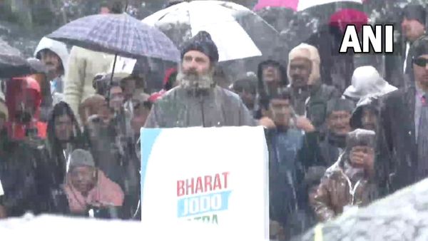 జనం సహకారం చూసి కన్నీళ్లొచ్చాయ్-భారత్ జోడో యాత్ర ముగింపు సభలో రాహుల్..