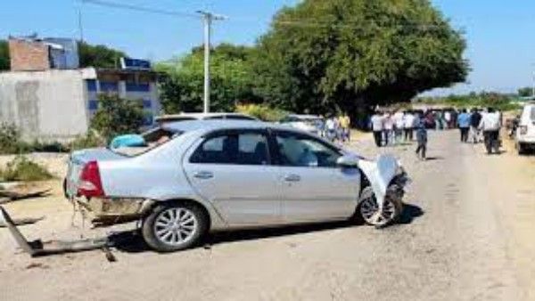 మంత్రి పెద్దిరెడ్డి - ఎంపీ మిథున్ రెడ్డికి తప్పిన ప్రమాదం: వాహనం పల్టీ..!!