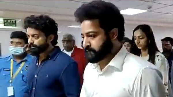 తారకరత్న వద్ద జూ ఎన్టీఆర్ - శివన్న- బ్రాహ్మణి: ఎమోషనల్ - విషమంగా..!!