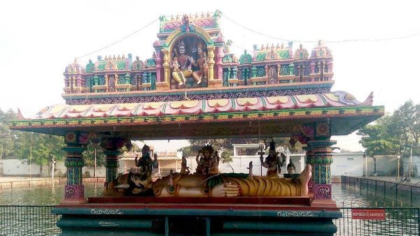 ఒకే గుడిలో ముగ్గురు స్టార్ డైరెక్టర్ల ప్రత్యేక పూజలు