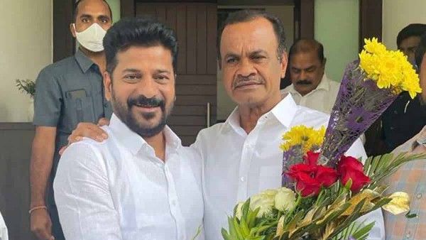 అవును..రేవంత్ రెడ్డి- కోమటిరెడ్డి ఒక్కటయ్యారు : సీనియర్లకు షాక్..!!